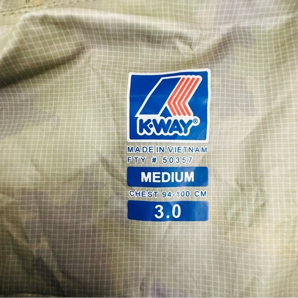 K-Way Unisex Size Medium Le VTAI 3.0 Claude Graphic Camo Hooded Rain Jacket - Picture 9 of 12